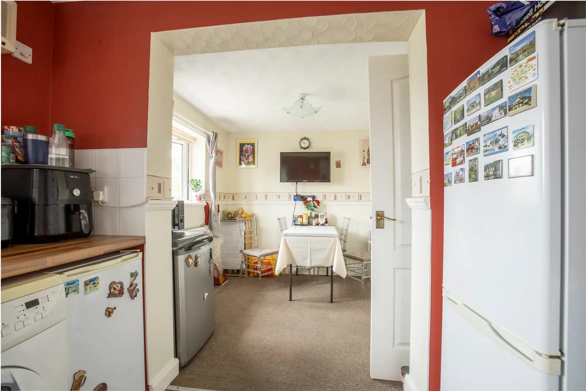 property photo 5 of 12