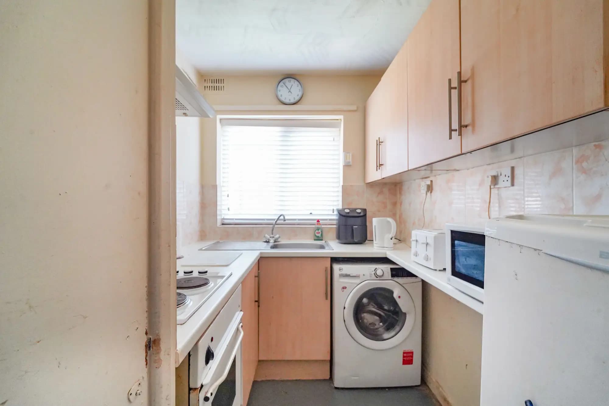 property photo 4 of 13