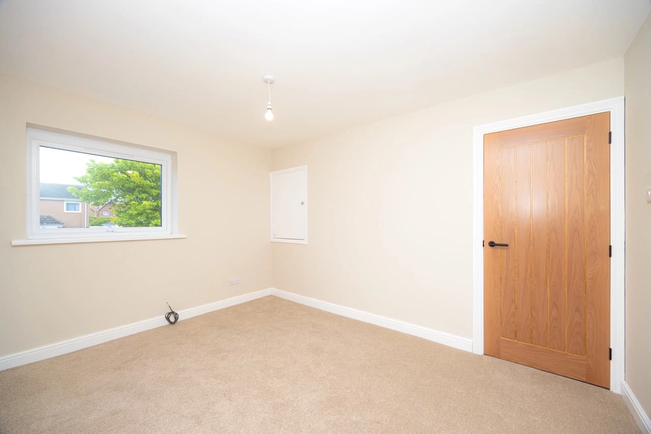 property photo 9 of 20