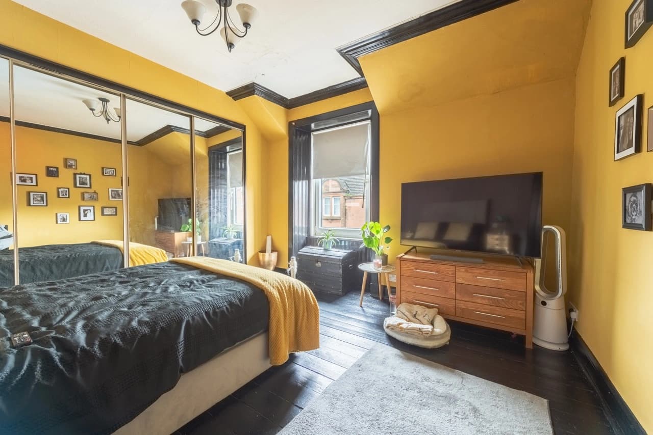 property photo 17 of 32