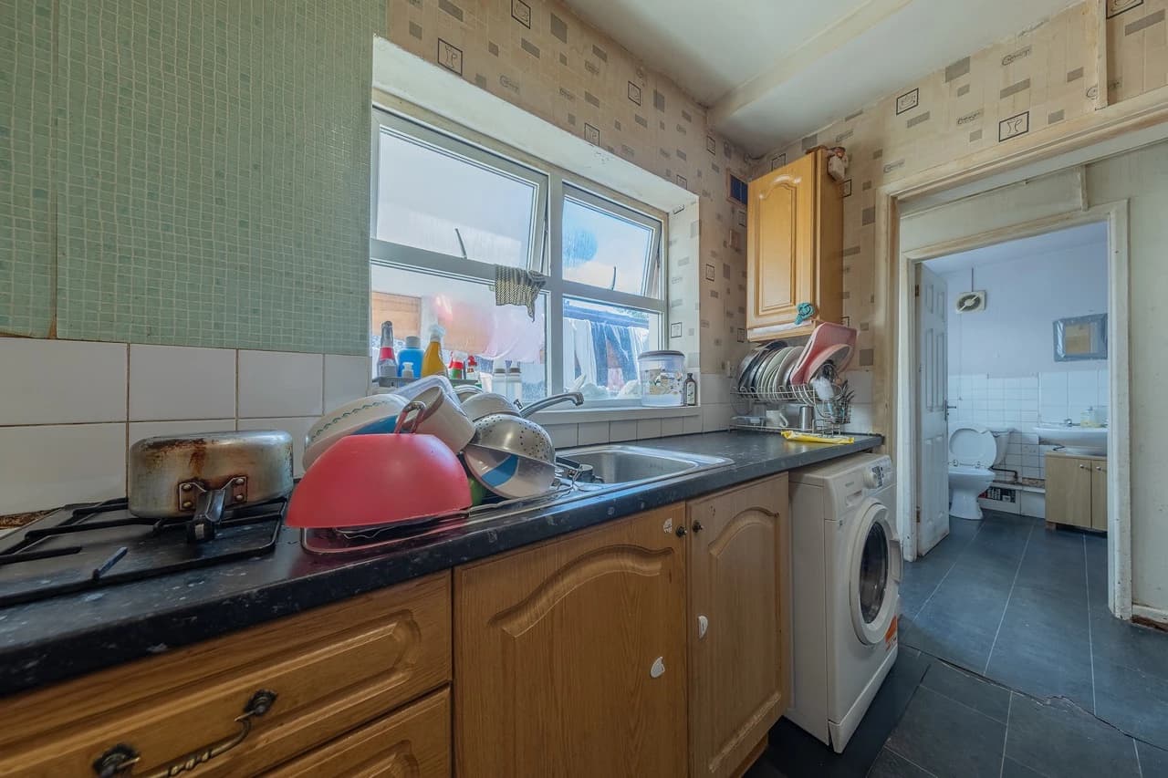 property photo 5 of 23
