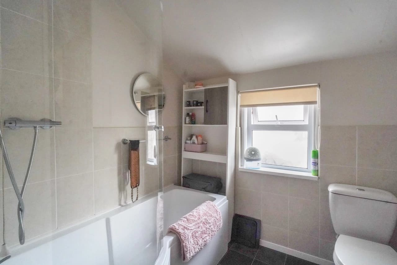 property photo 11 of 22