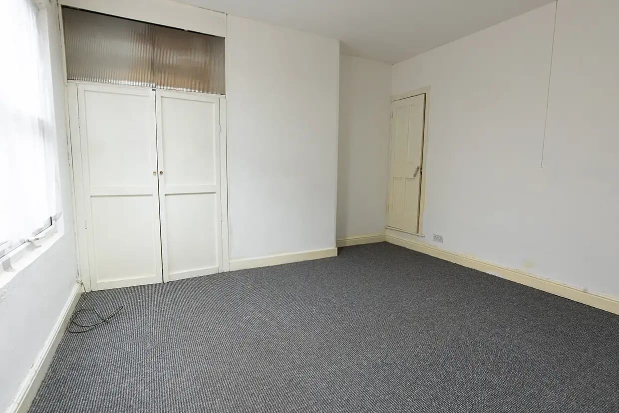 property photo 20 of 30