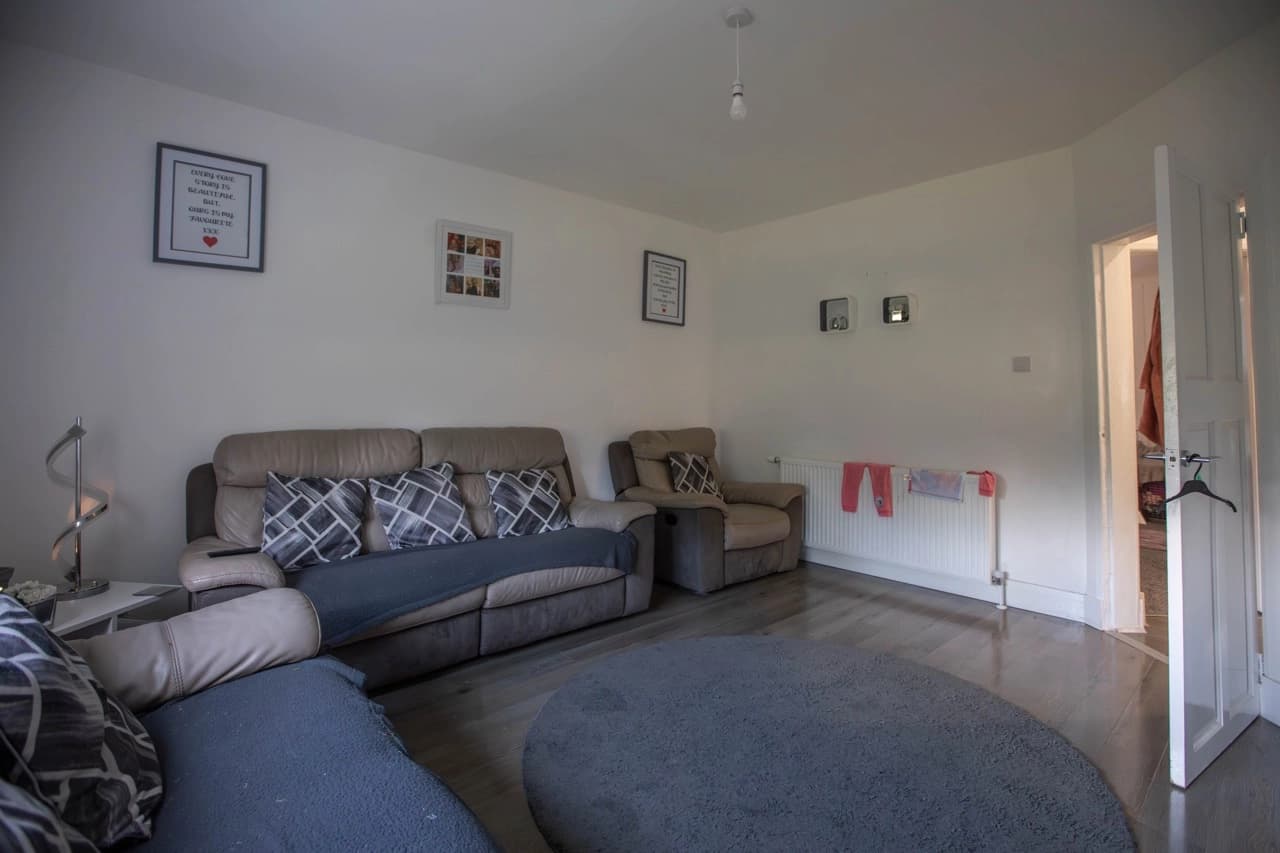 property photo 5 of 23