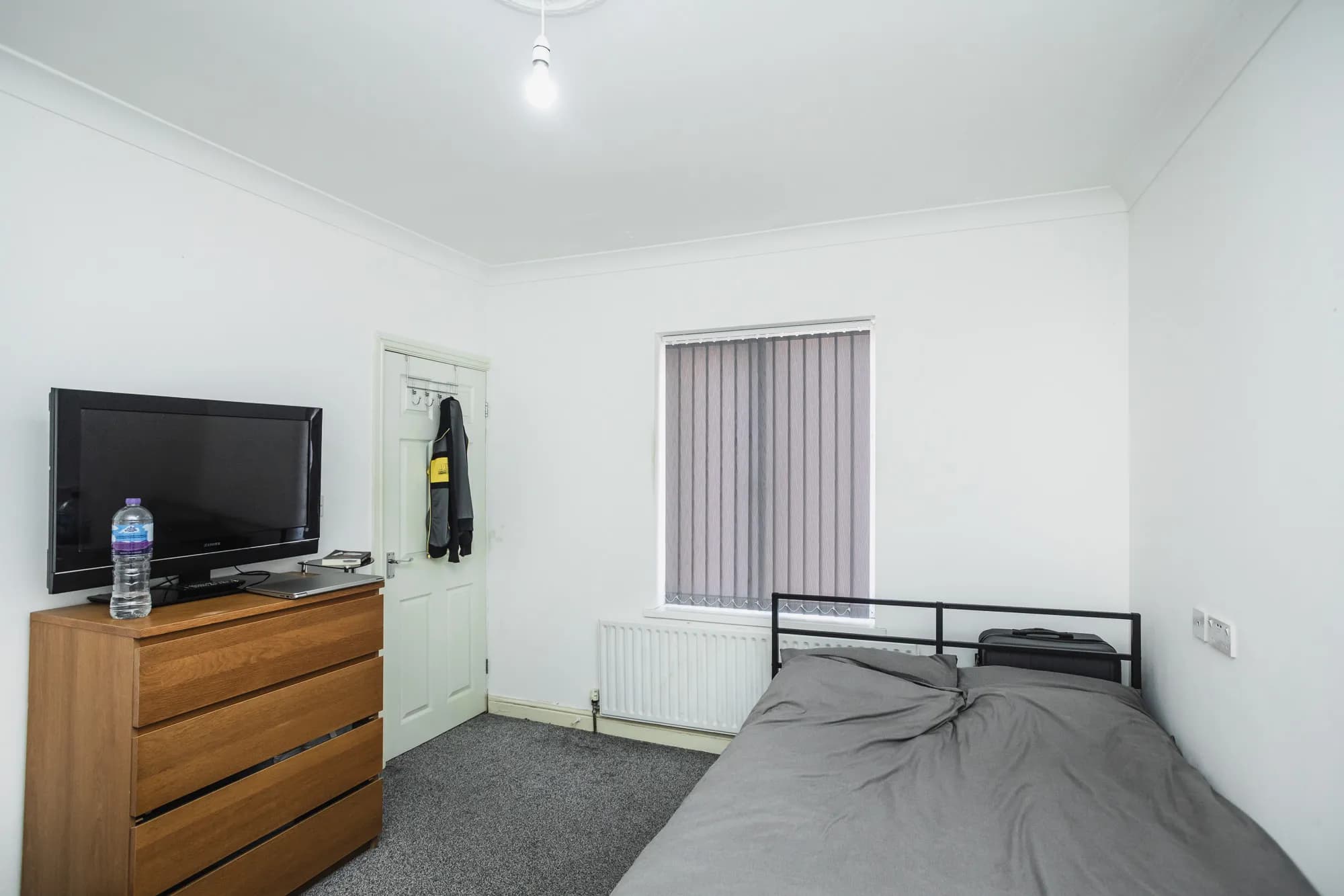 property photo 13 of 28