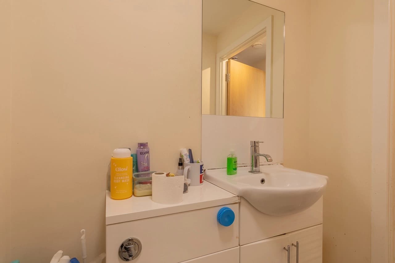 property photo 7 of 15