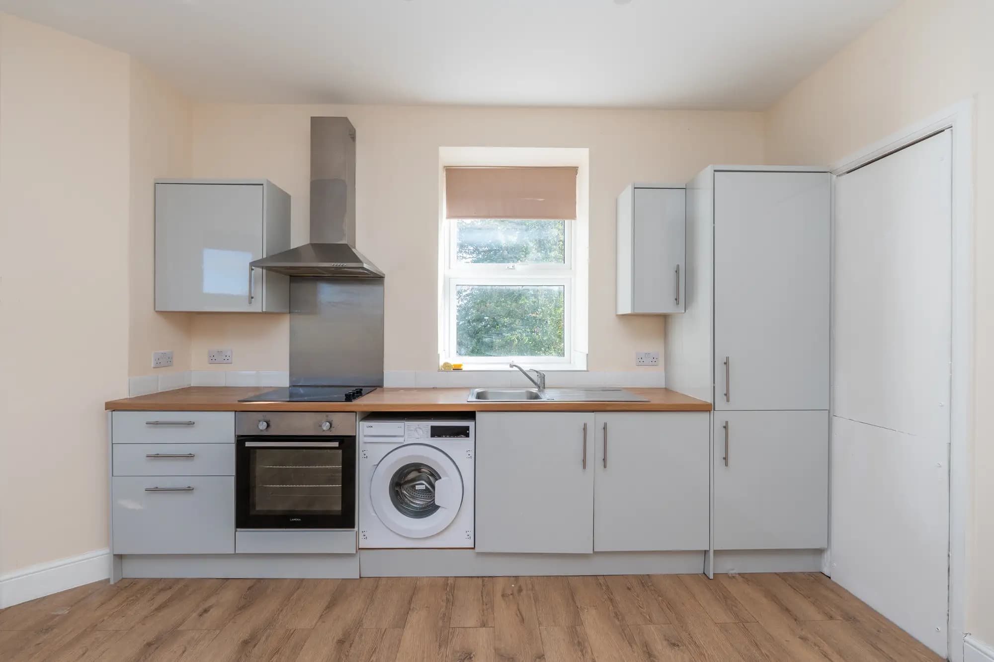 property photo 21 of 54