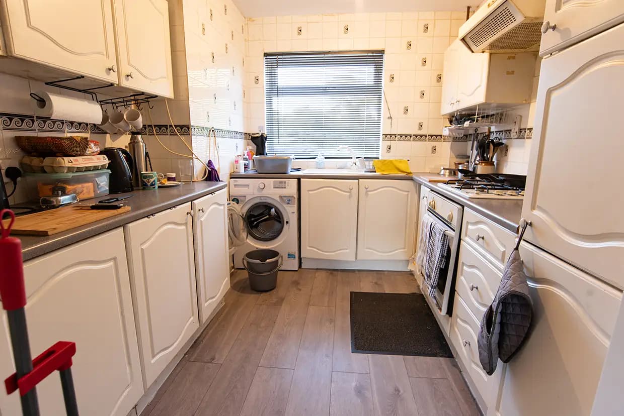 property photo 5 of 17