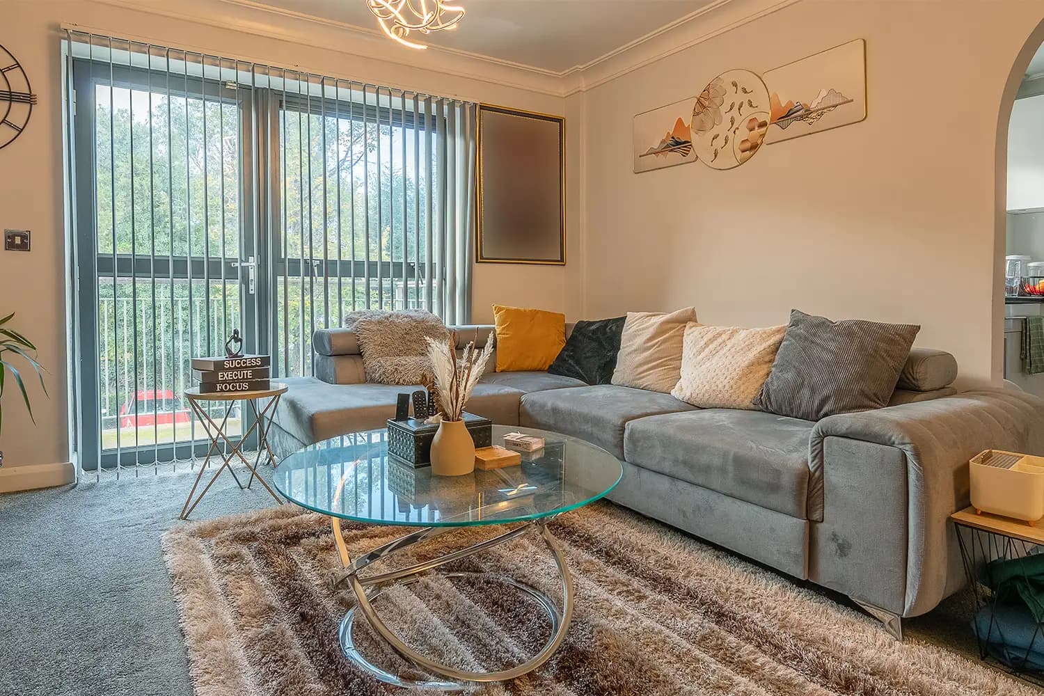 property photo 4 of 28