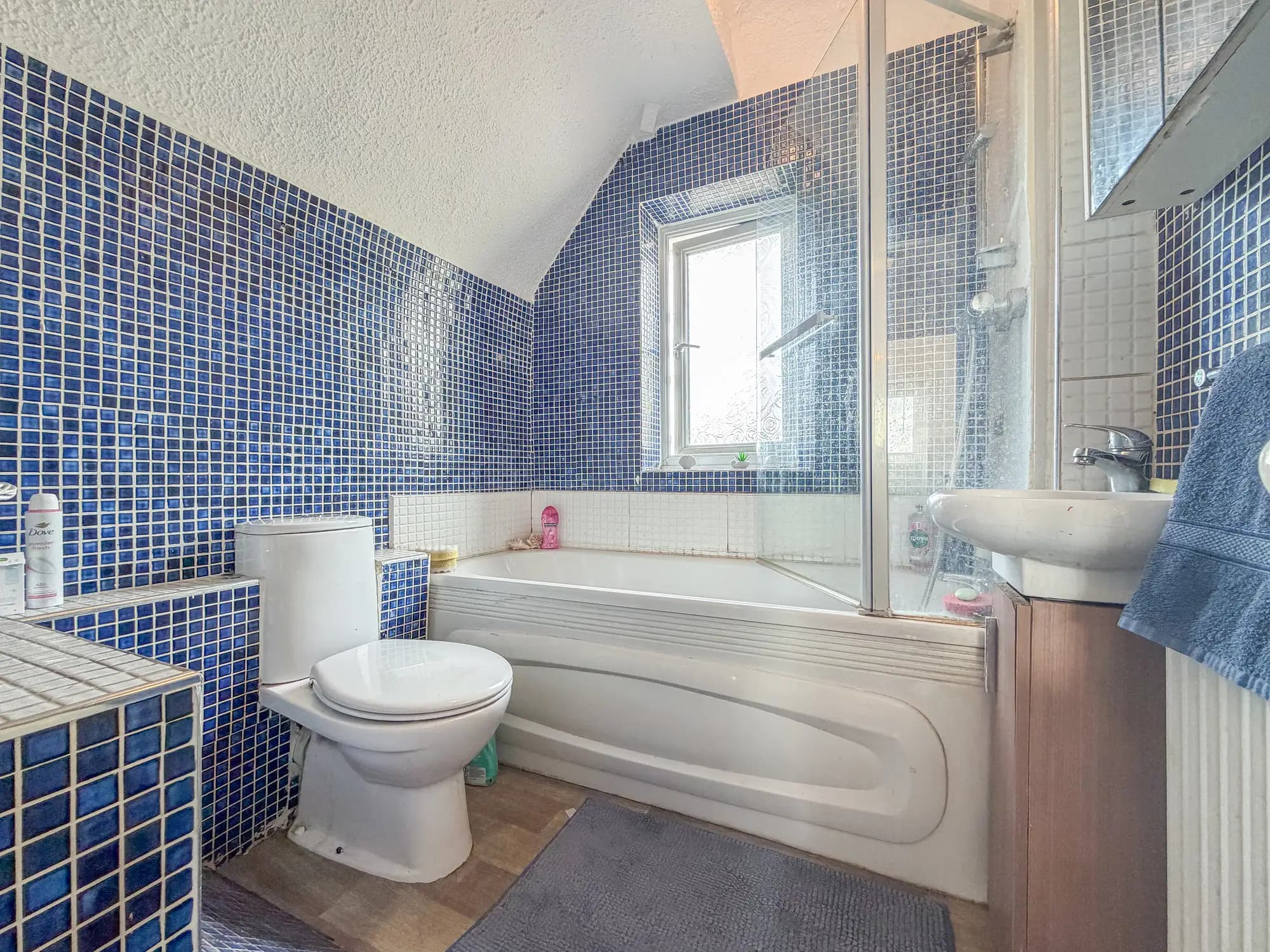 property photo 9 of 20
