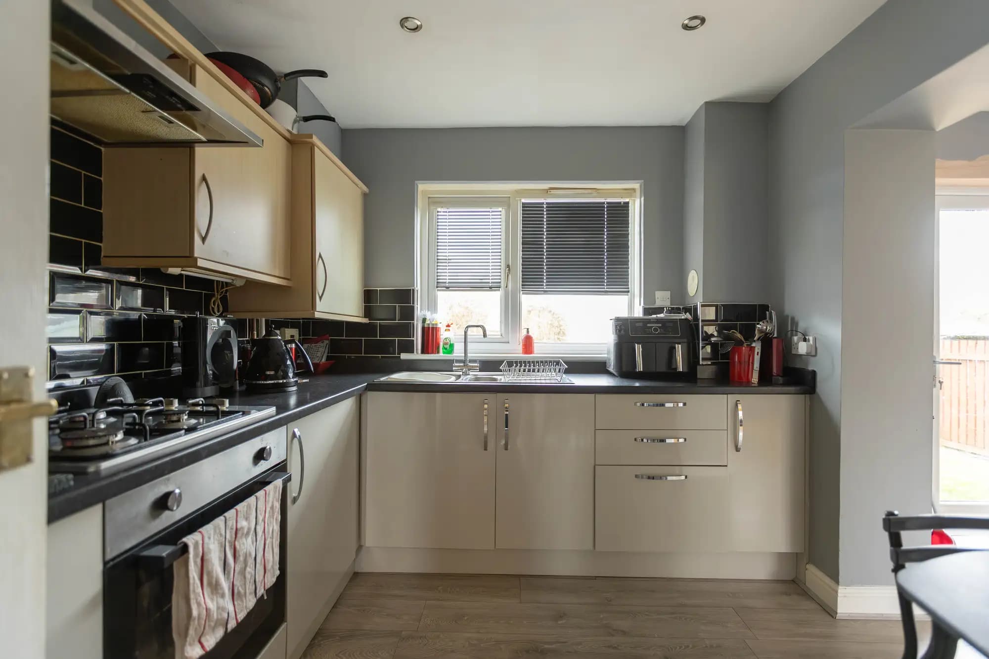 property photo 8 of 38