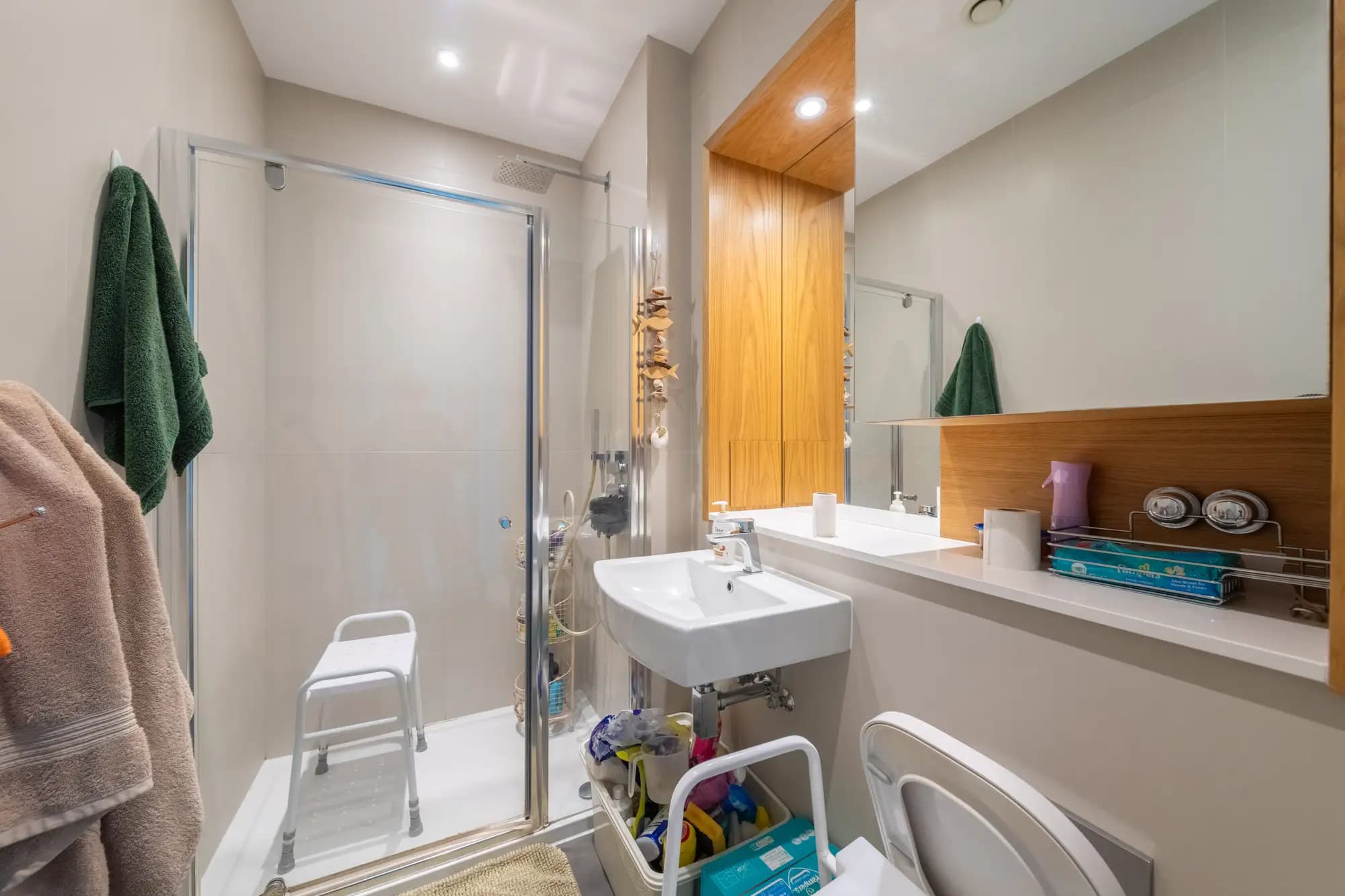 property photo 7 of 18