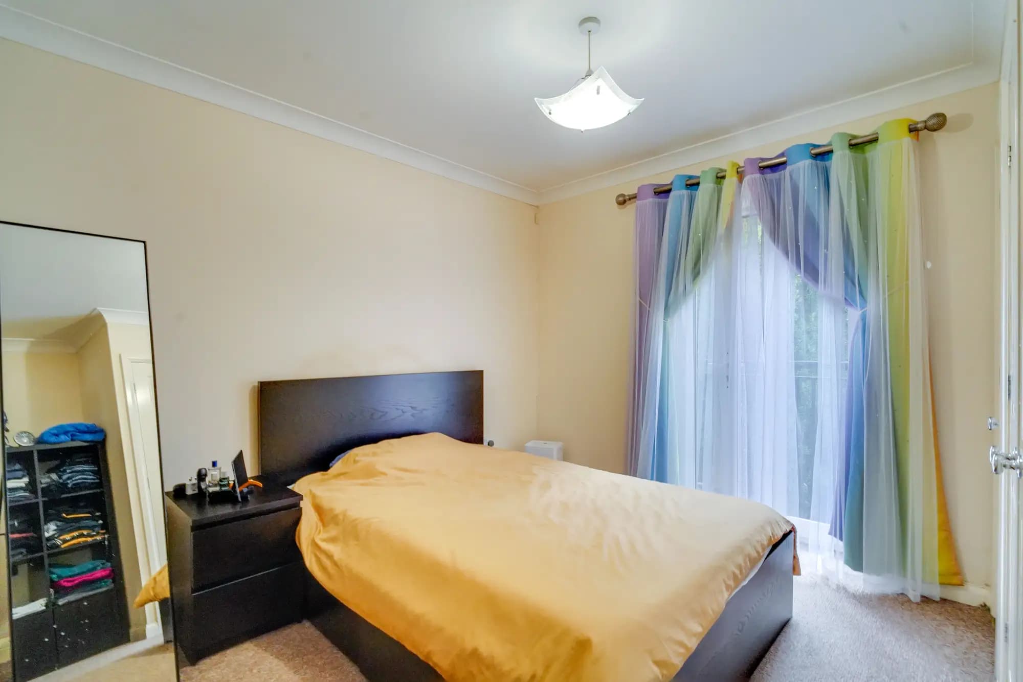 property photo 8 of 11