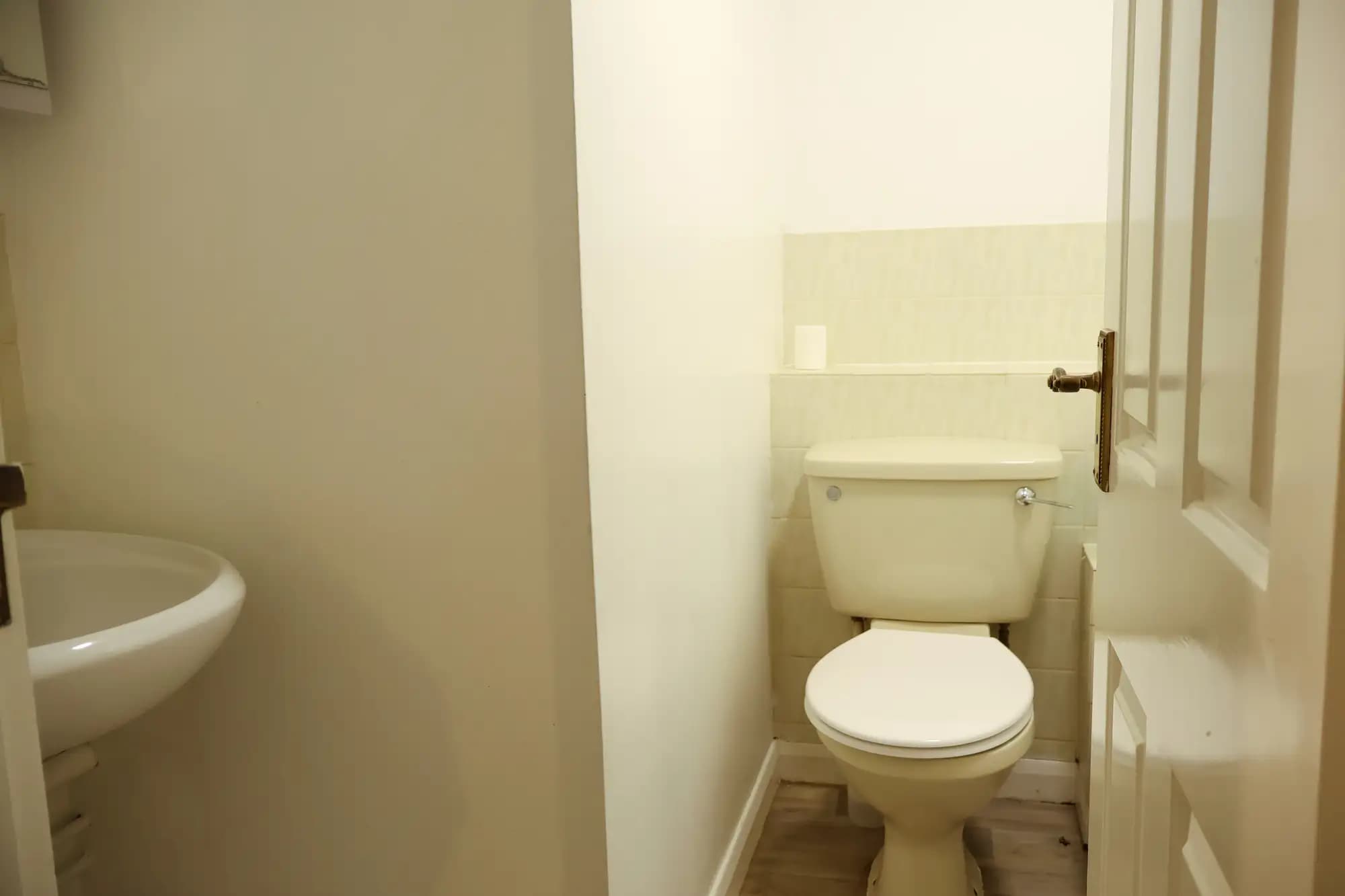 property photo 8 of 22