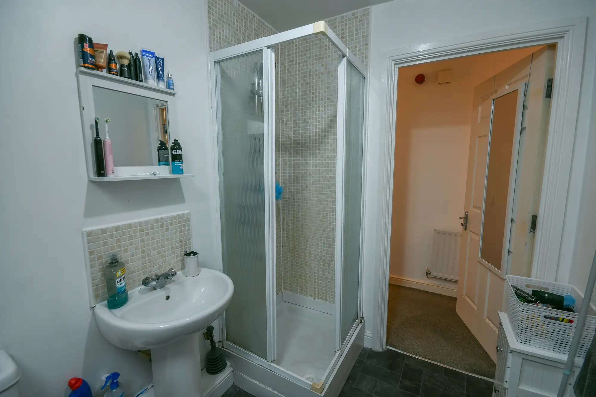 property photo 8 of 15