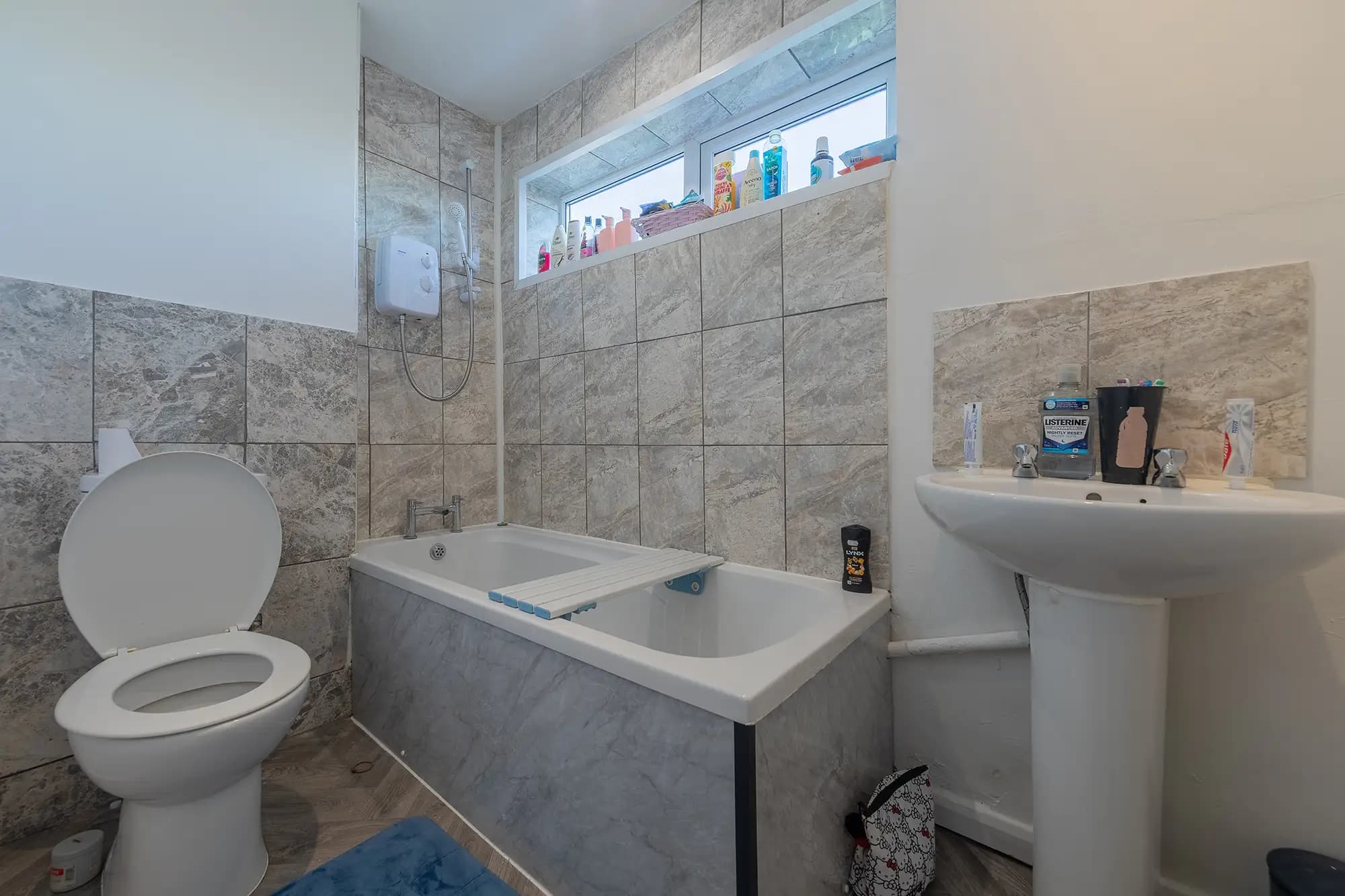 property photo 8 of 17