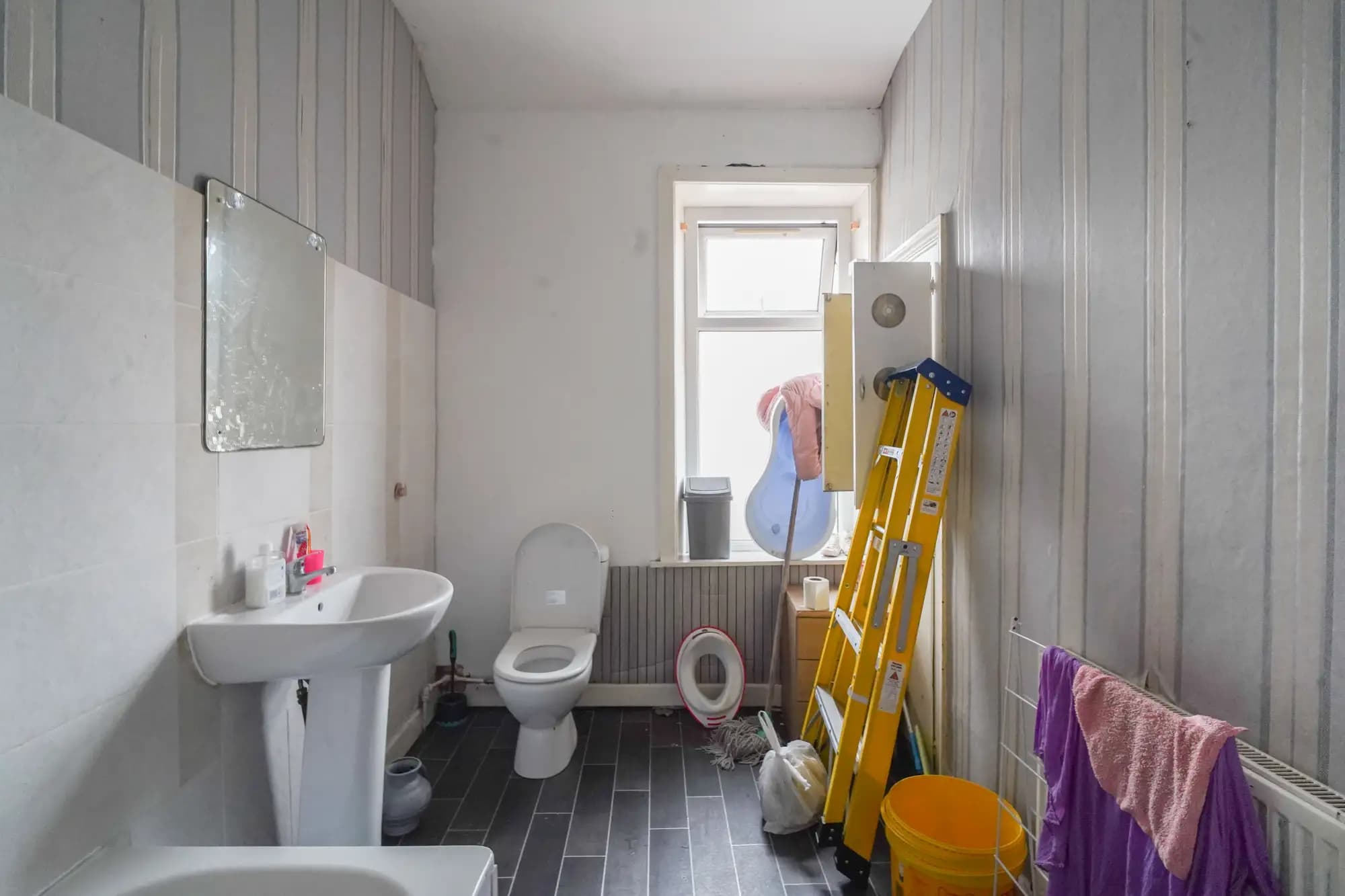 property photo 6 of 17