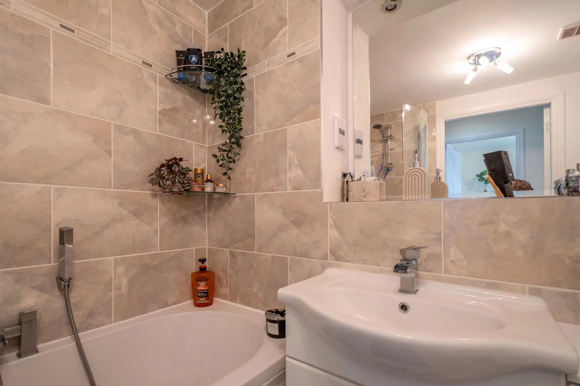 property photo 13 of 28