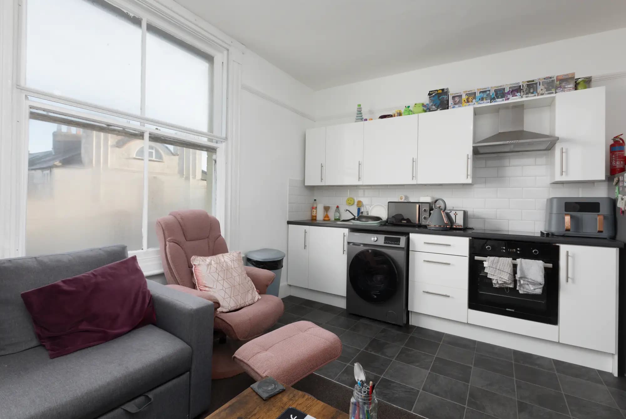 property photo 9 of 27