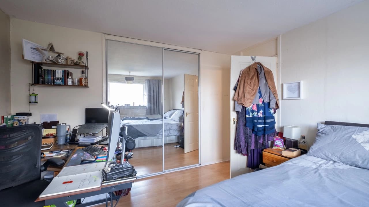 property photo 12 of 20