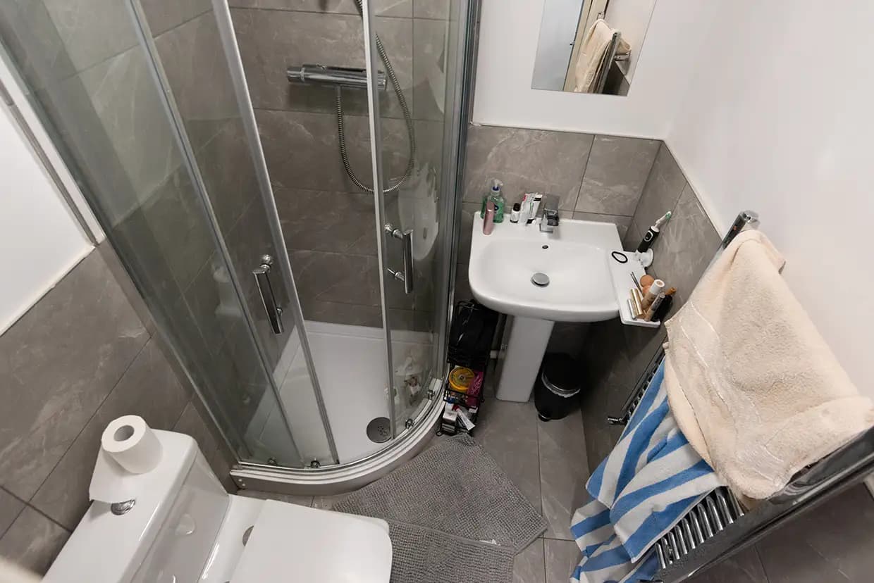 property photo 7 of 37