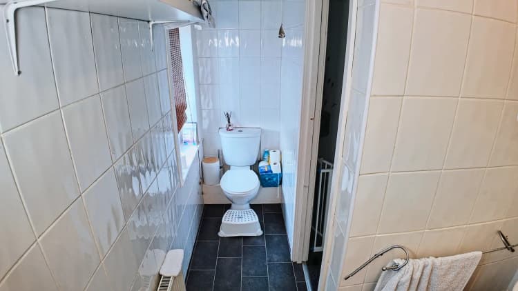 property photo 9 of 25