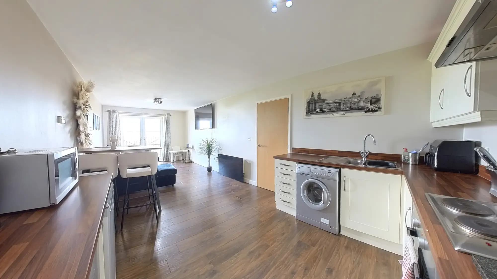 property photo 5 of 15