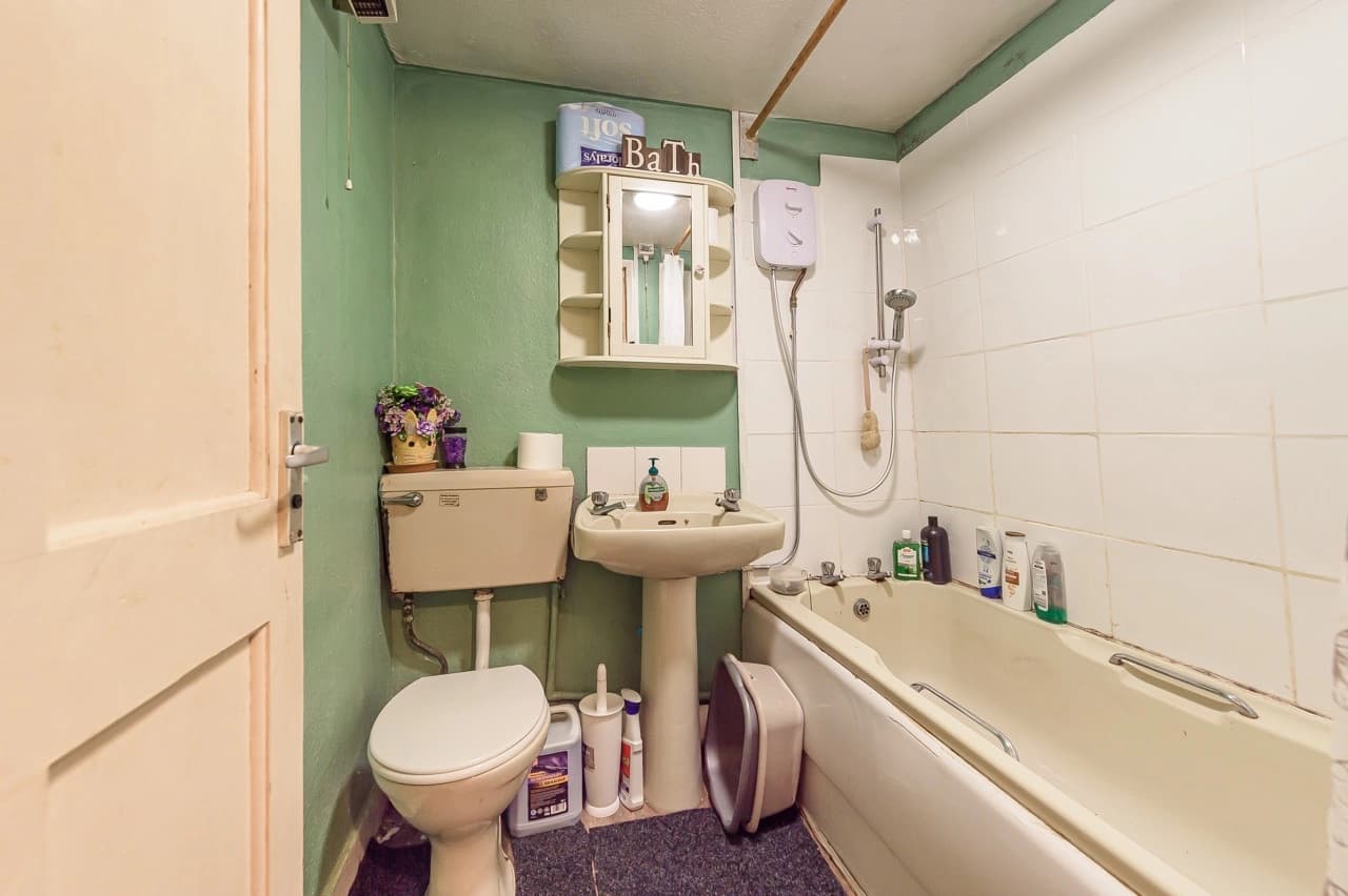 property photo 15 of 35