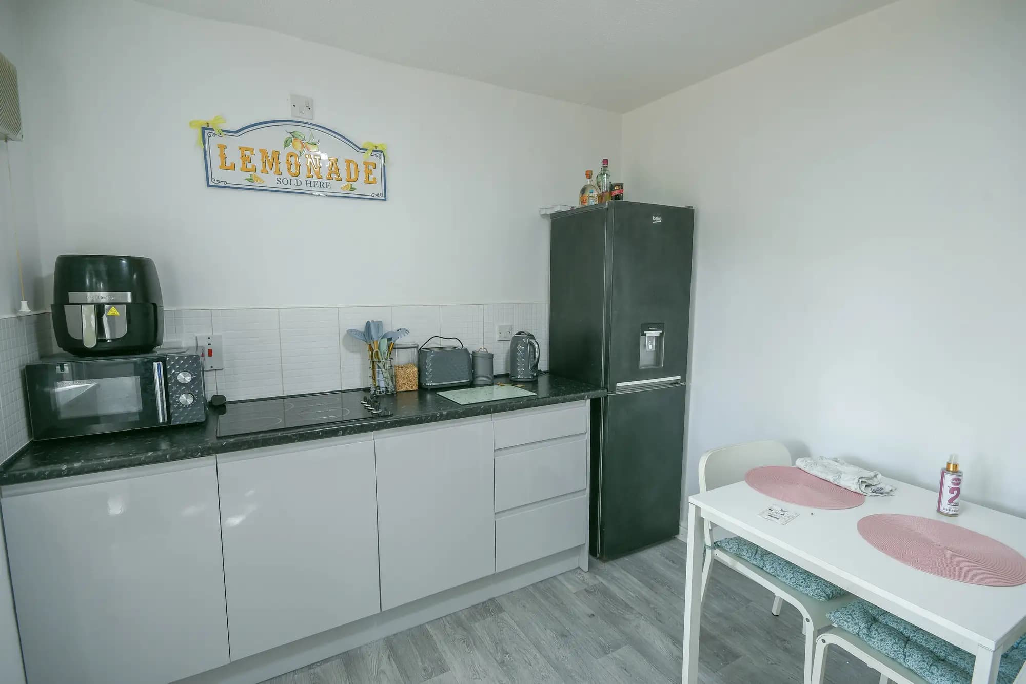 property photo 5 of 15