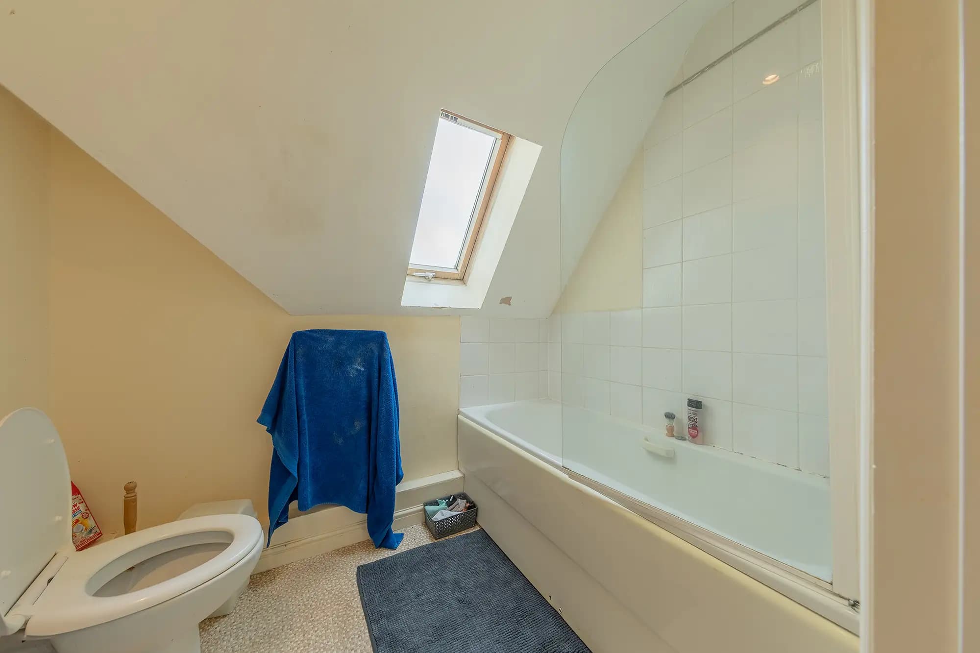 property photo 6 of 17