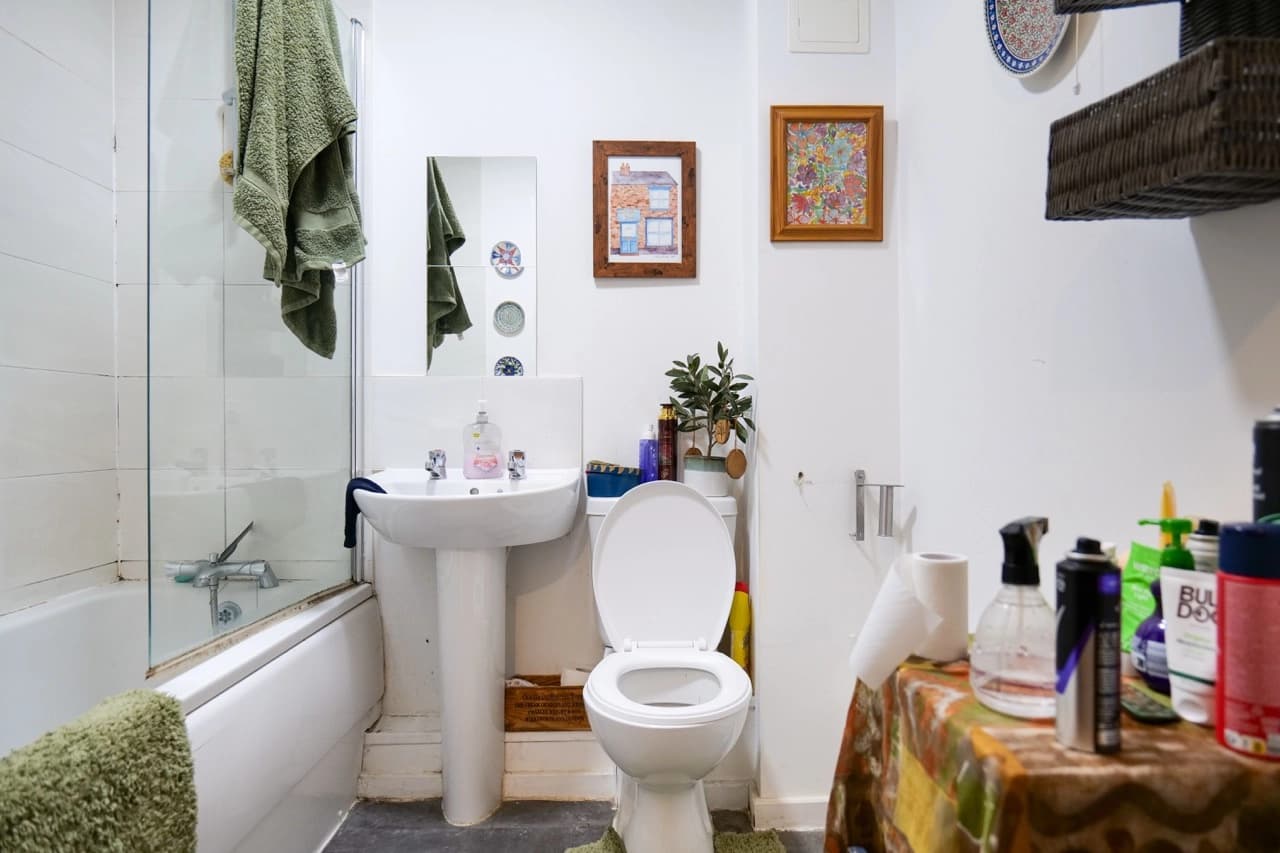 property photo 7 of 18