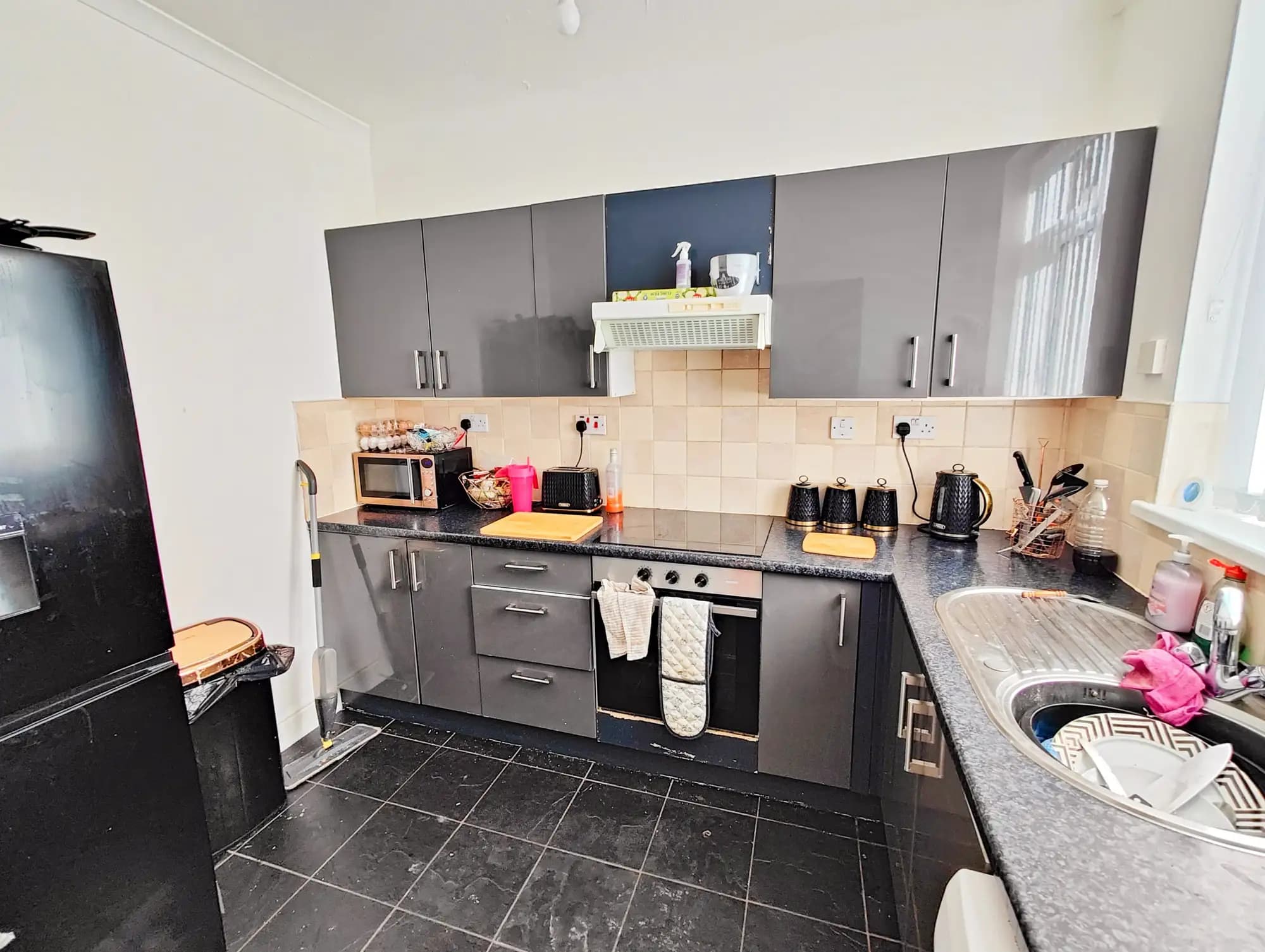 property photo 6 of 21