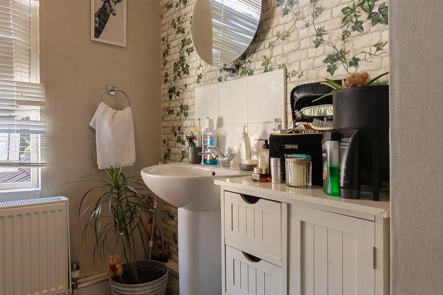 property photo 10 of 27