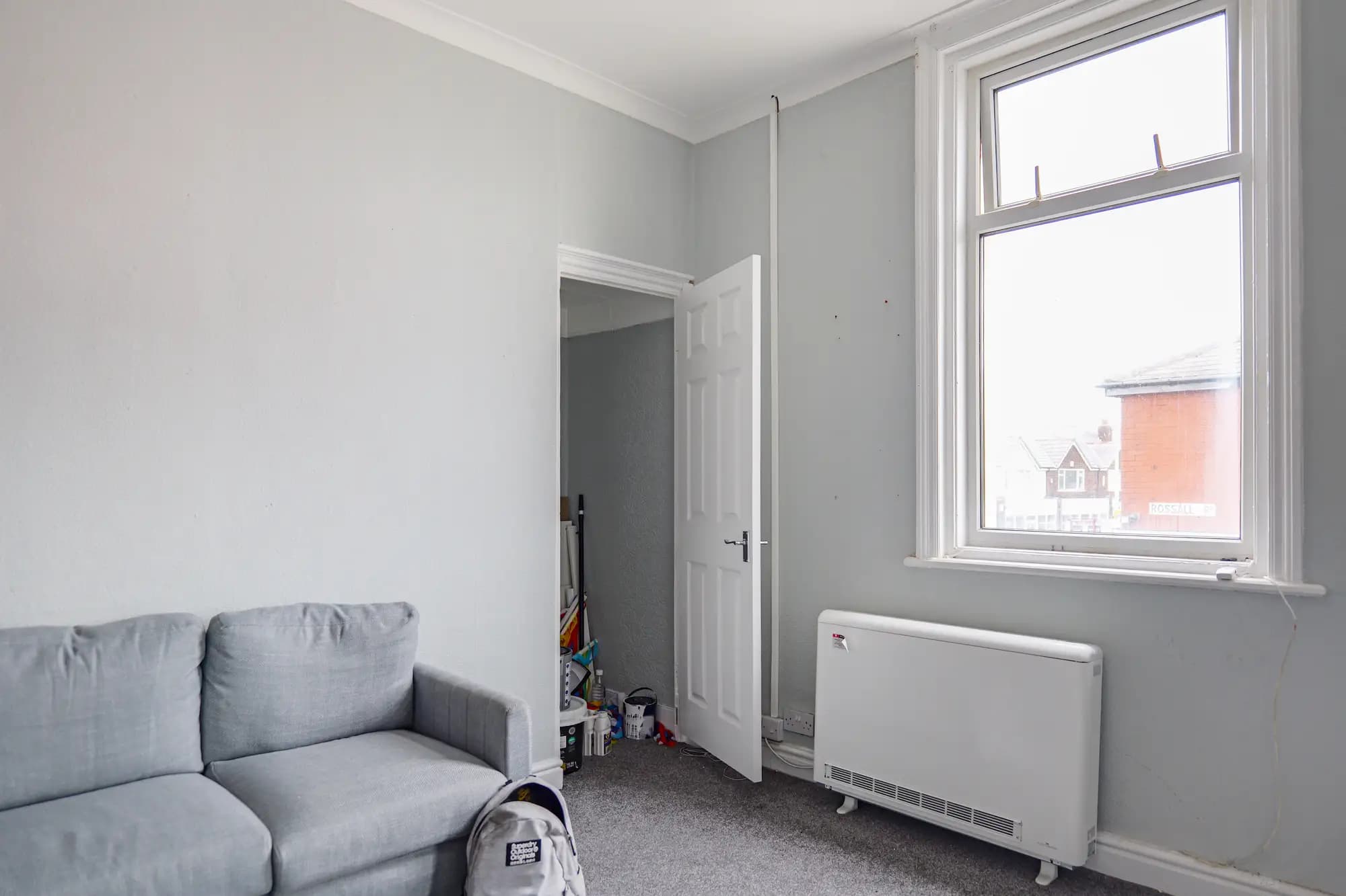 property photo 4 of 17