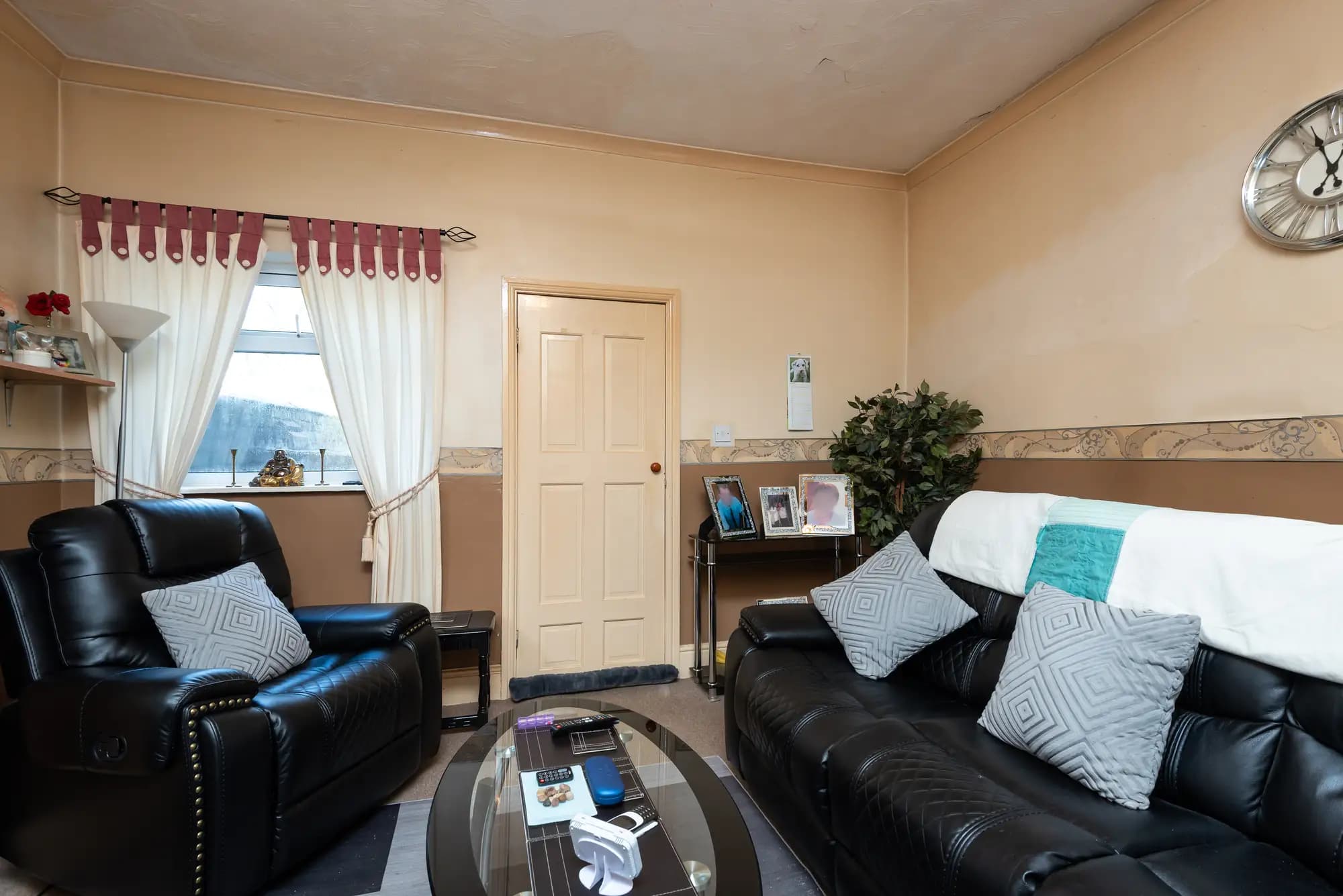 property photo 4 of 25