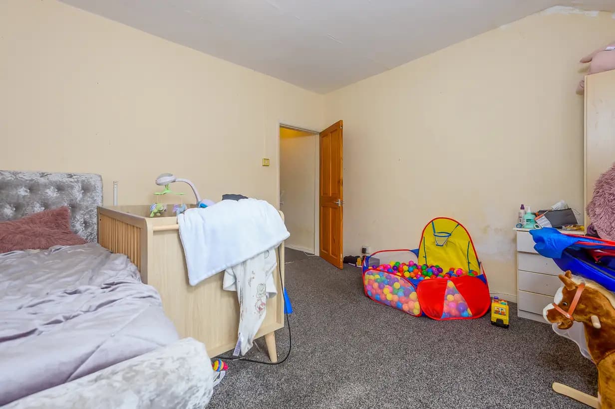property photo 9 of 20