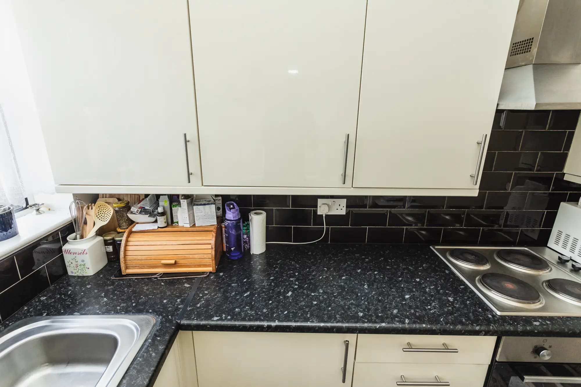 property photo 8 of 28