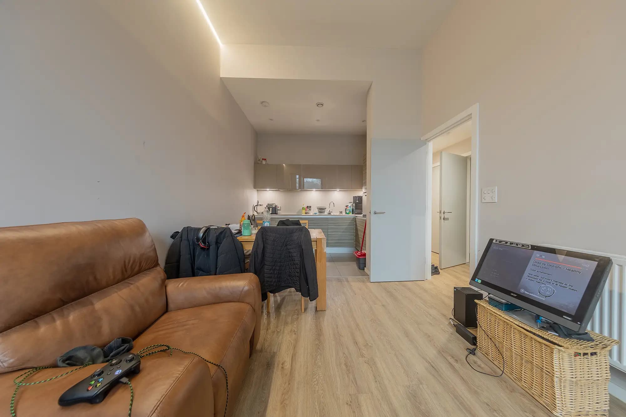 property photo 4 of 21