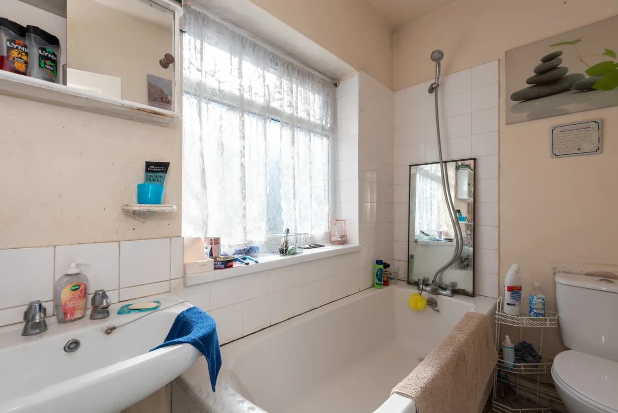 property photo 15 of 28