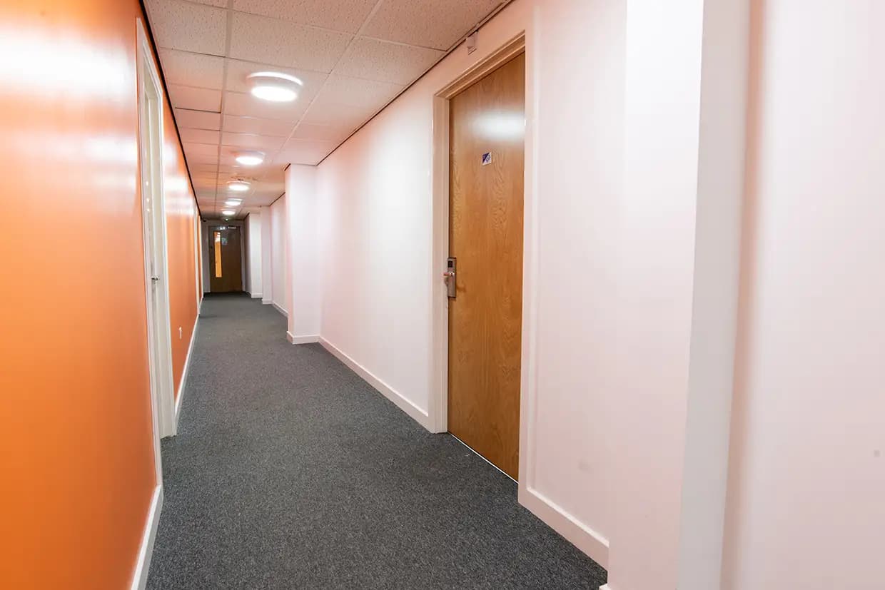 property photo 9 of 16