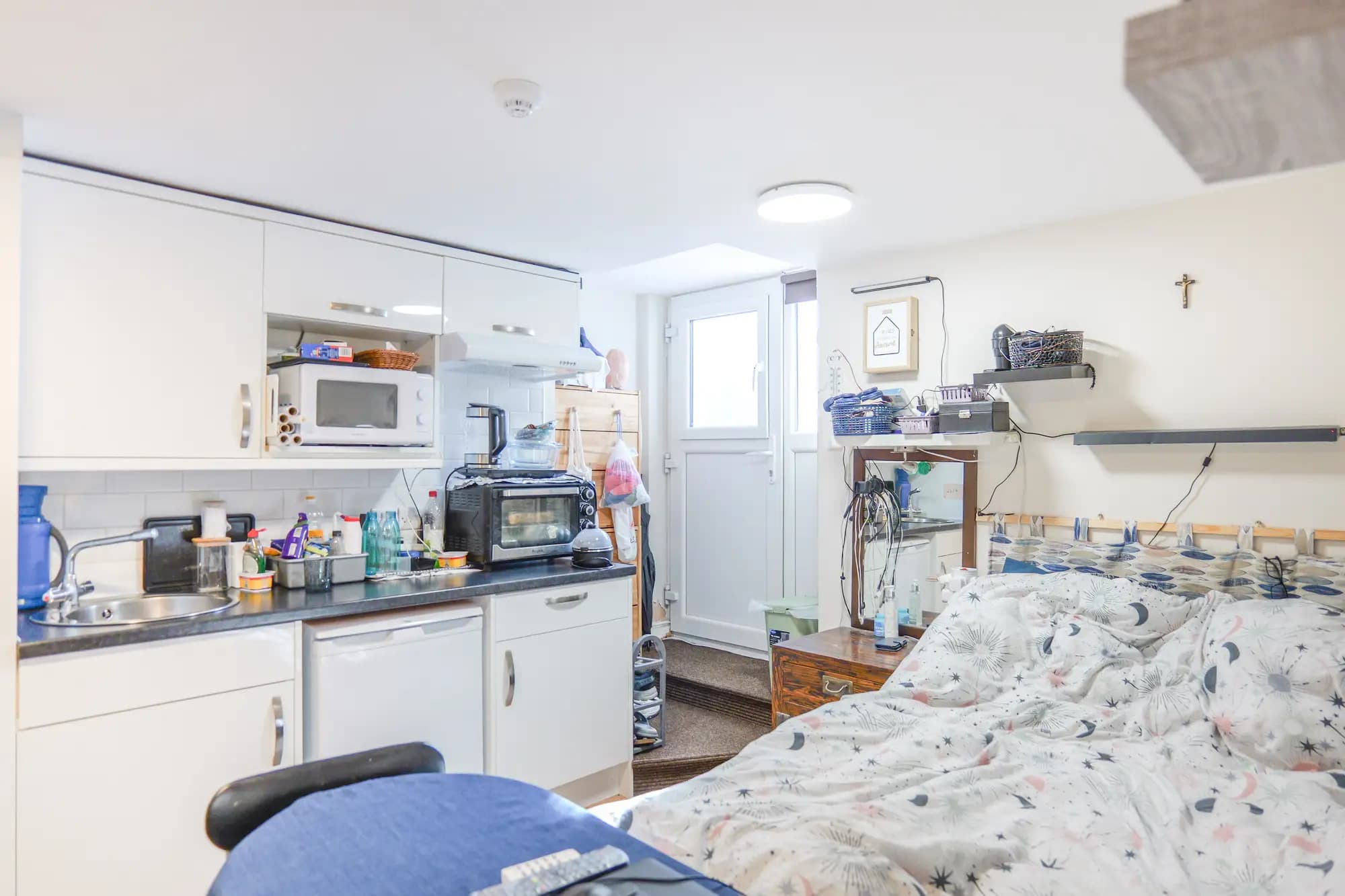 property photo 6 of 30