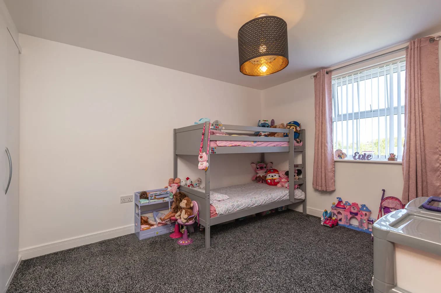 property photo 13 of 17