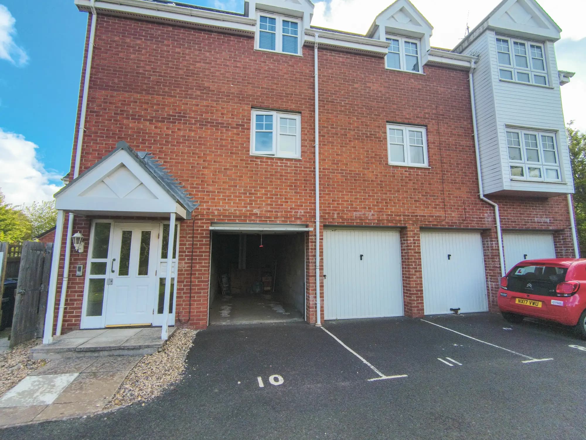 property photo 14 of 15