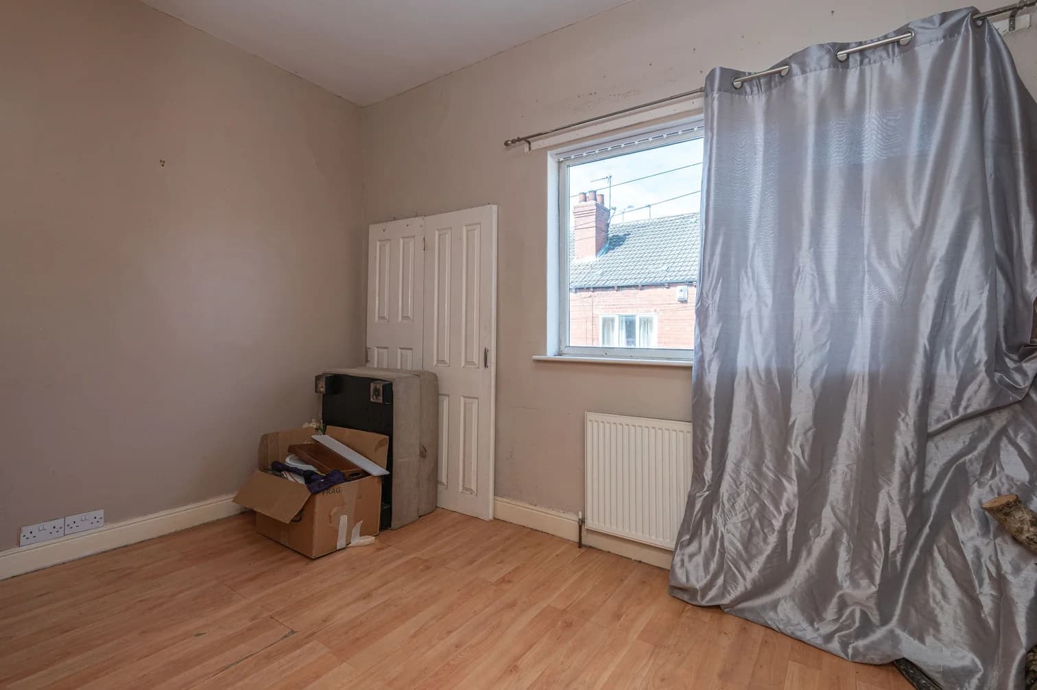 property photo 9 of 16