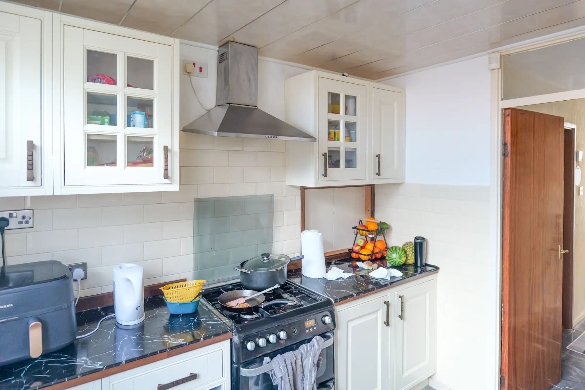 property photo 9 of 31