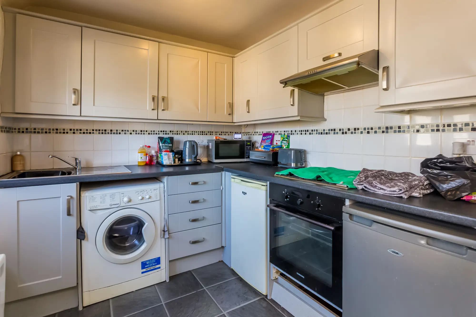 property photo 6 of 12