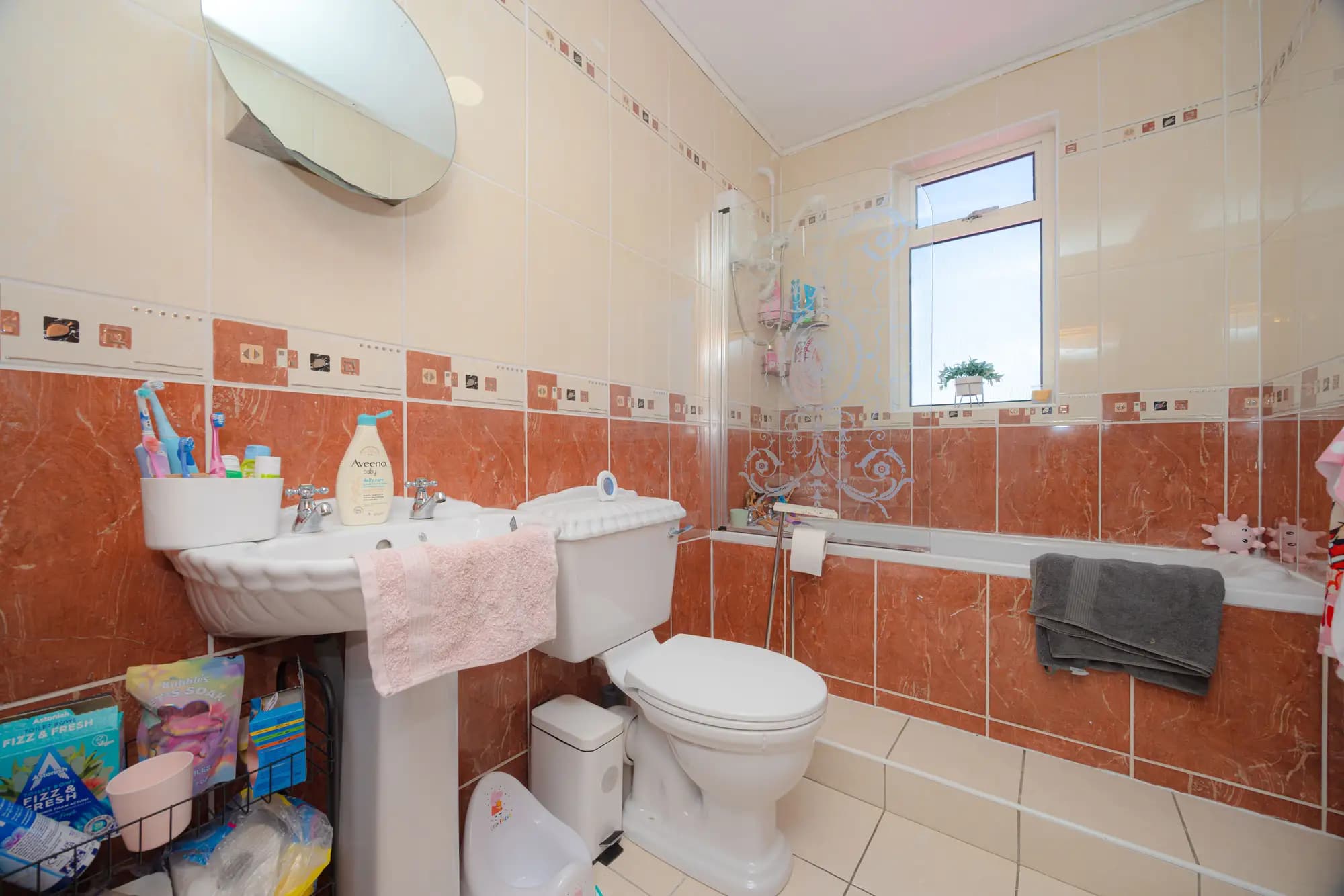 property photo 9 of 22