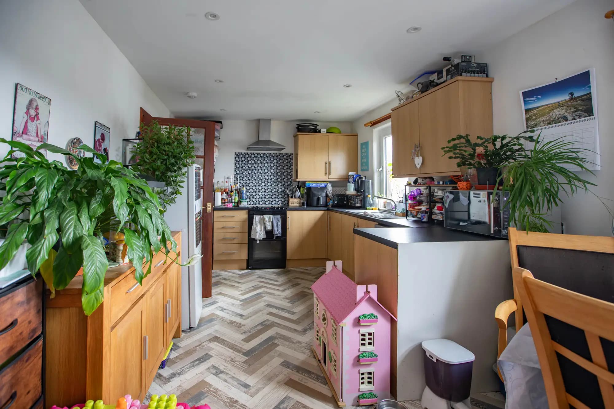 property photo 6 of 27