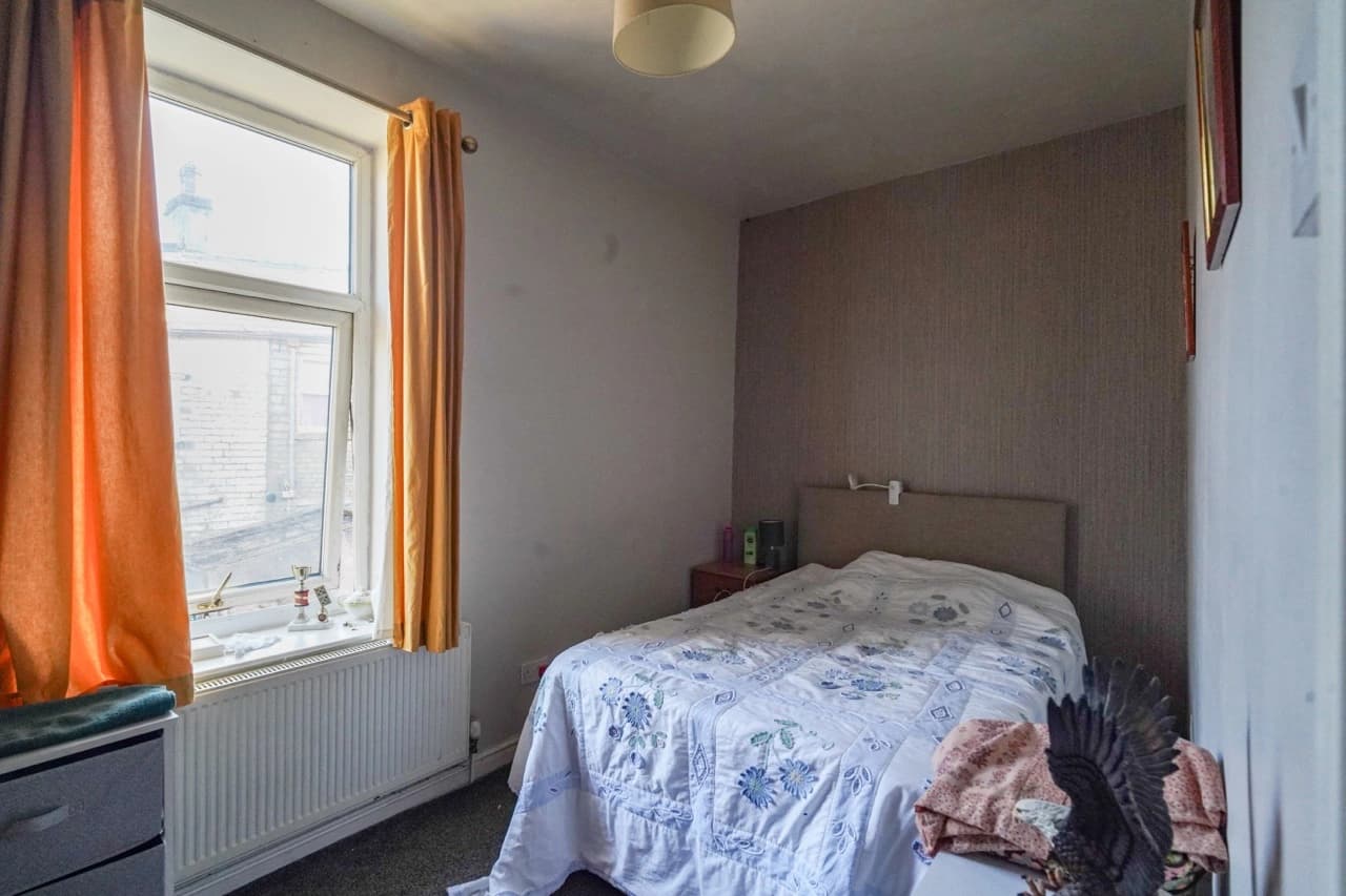 property photo 11 of 22