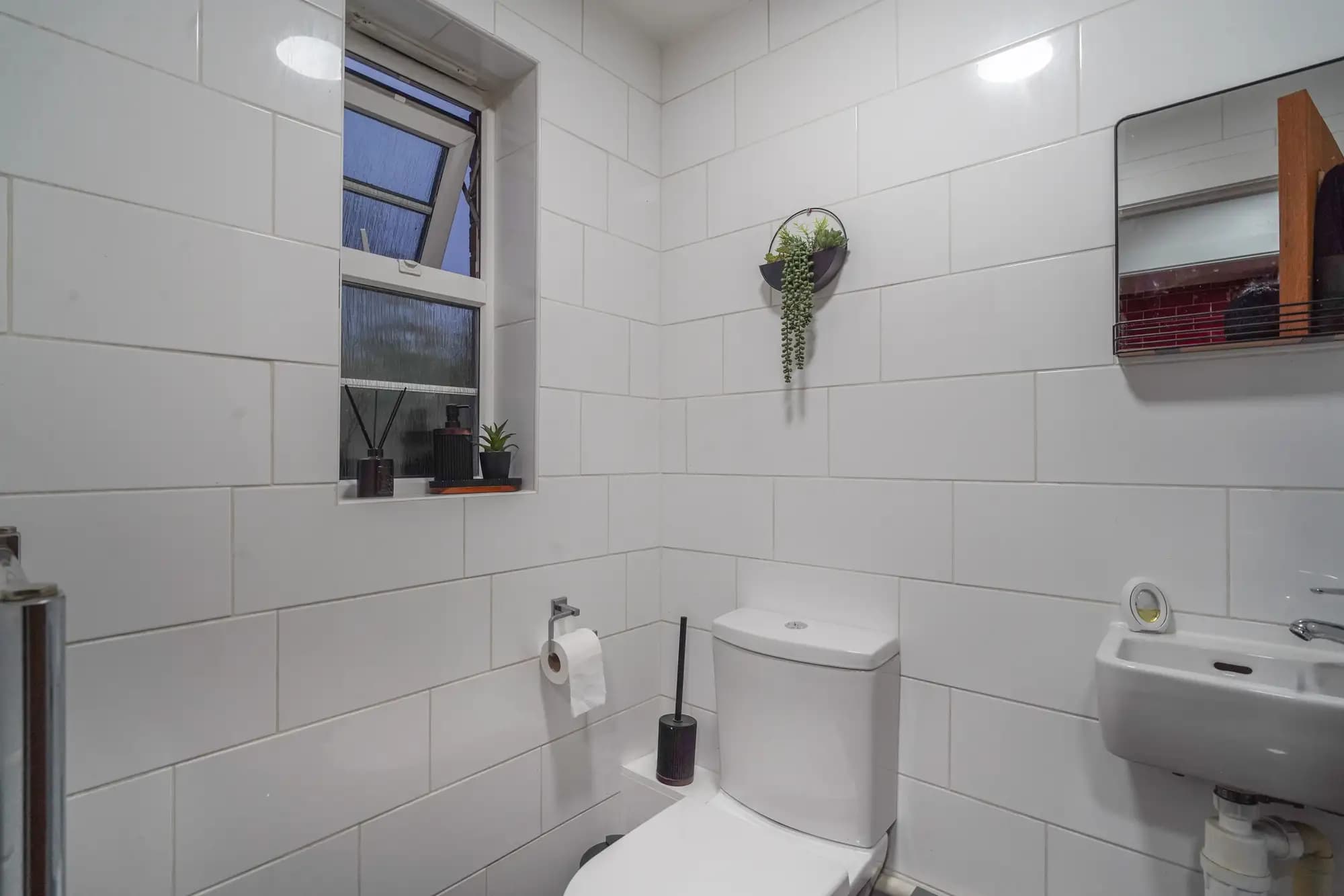property photo 9 of 16